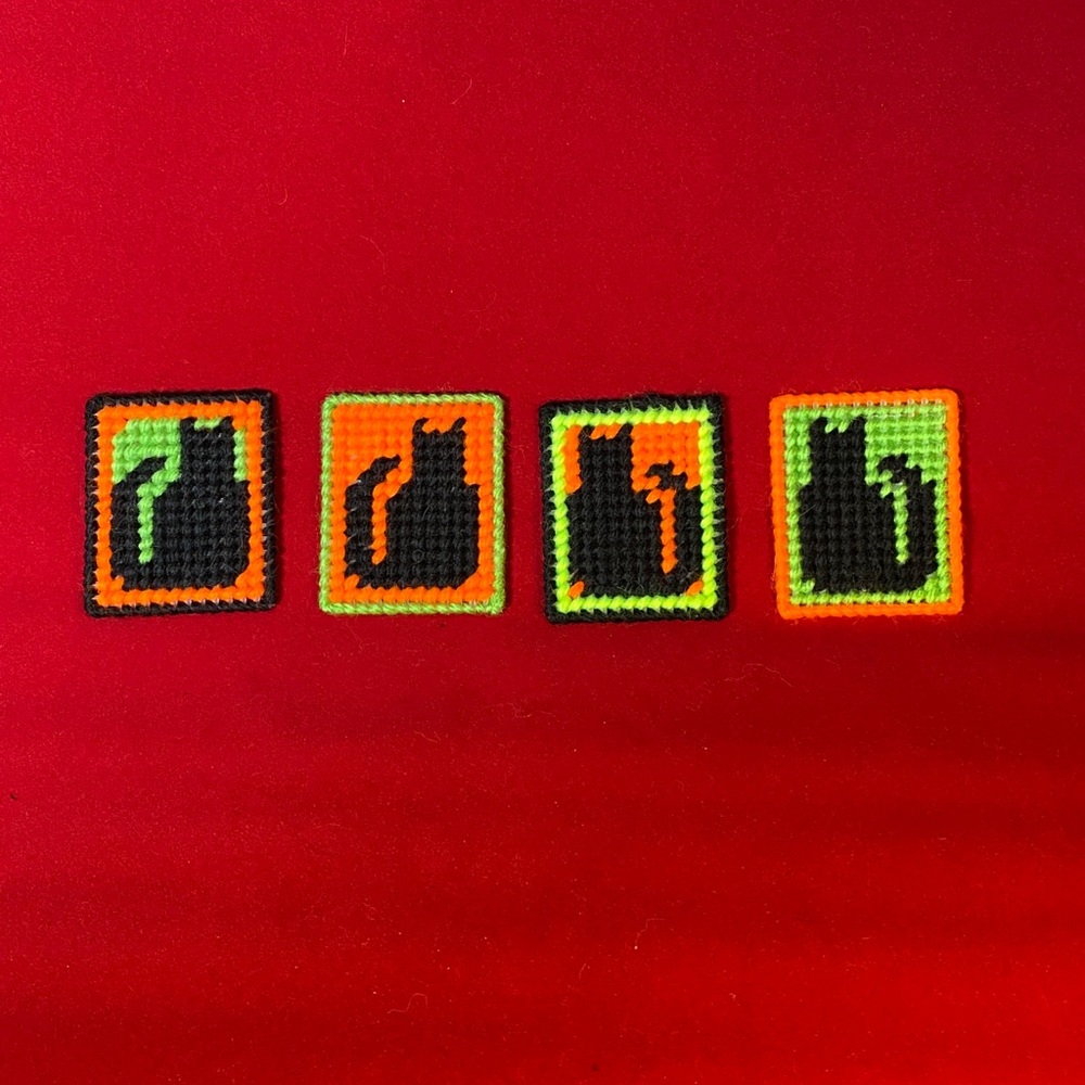 ✨ SOLD ✨ Vintage Halloween black cat magnets